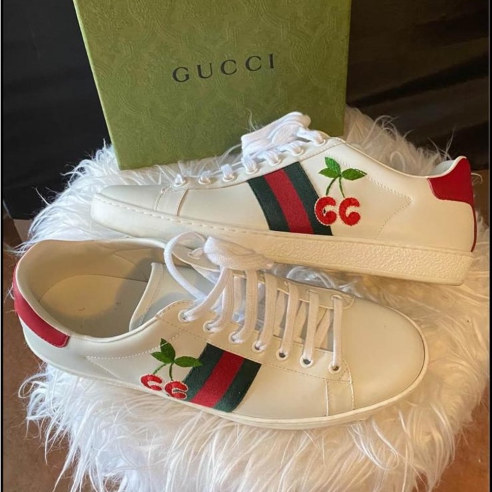 Gucci White Sneakers with Red and Green Accents. Only wore twice